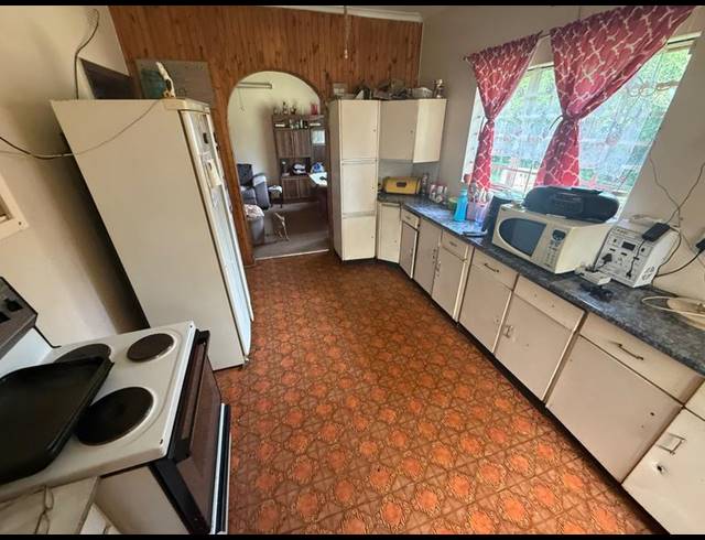 8 BEDROOM HOUSE FOR SALE IN VANDERBIJLPARK CW 5